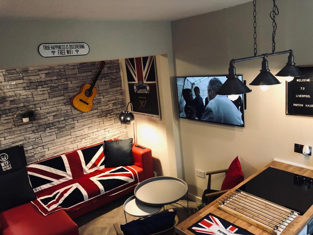 3 Double Bed Brittania Styled Central Home Near Lfc Sleeps 6 With Free Business Super Fast Fibre Broadband Liverpool Exterior photo